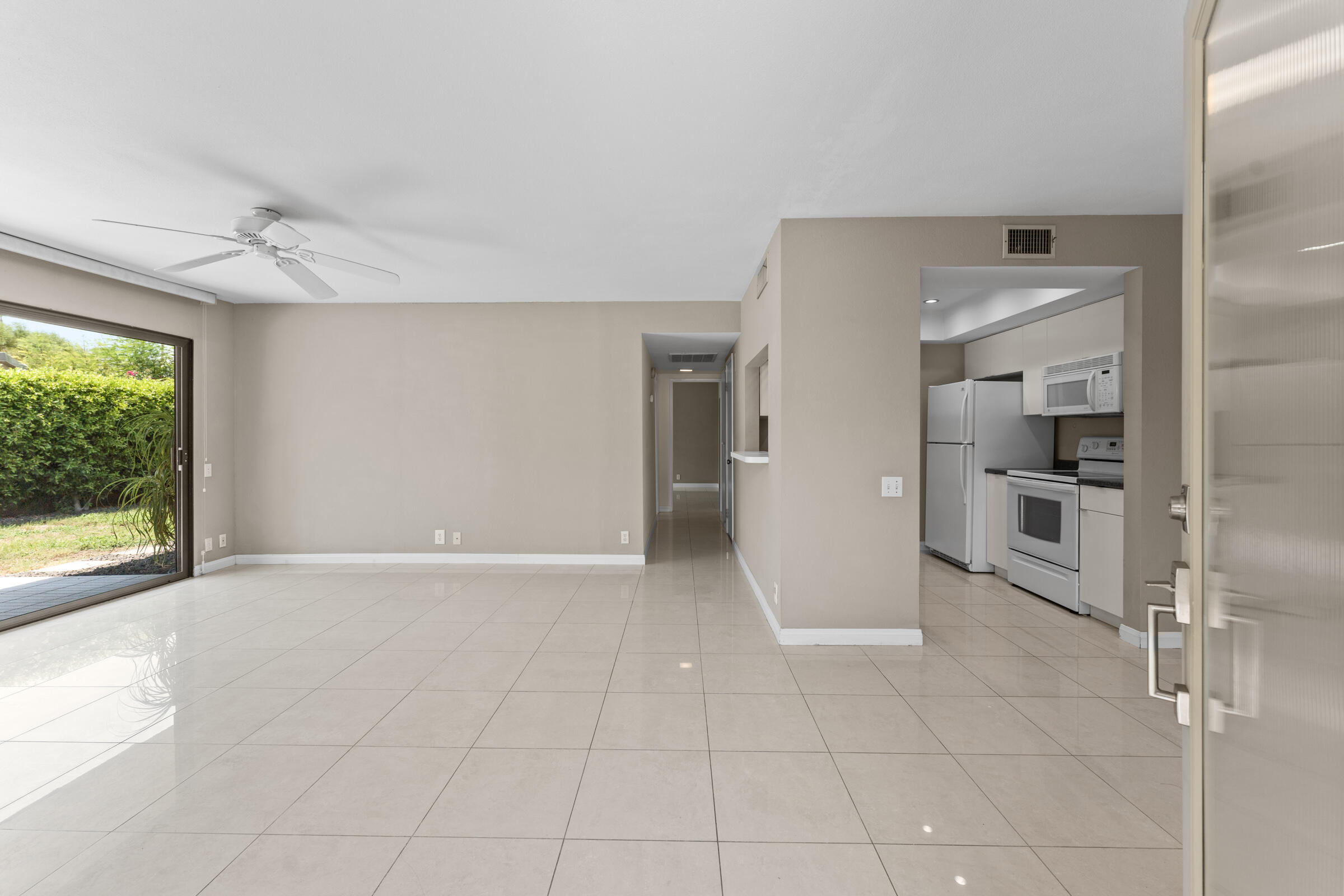 1111 East Ramon Road, Unit 75 Palm Springs, CA 92264 - Photo 8 of 35 Light Bright and airy feeling