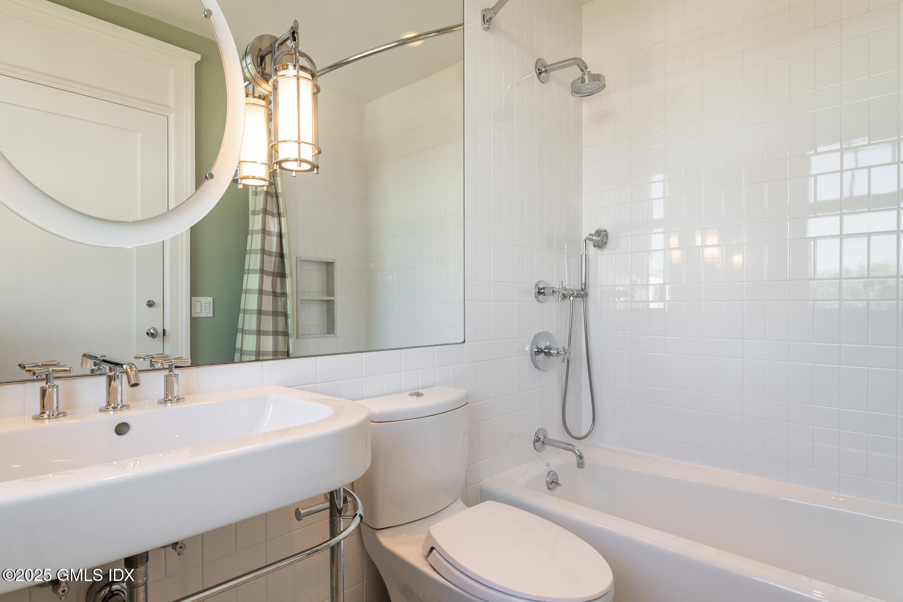 183 Shore Road Old Greenwich, CT 06870 - Photo 31 of 56 183 Shore Rd INT 82 - WEB