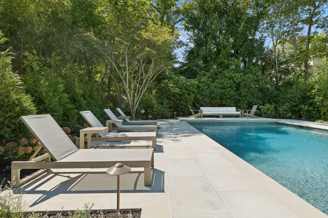 $2,895,000 | 70 Glenview Drive, Southampton, NY 11968