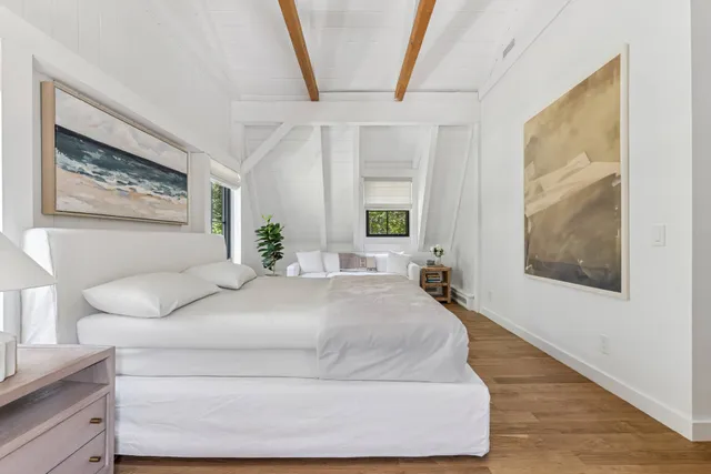 $2,895,000 | 70 Glenview Drive, Southampton, NY 11968