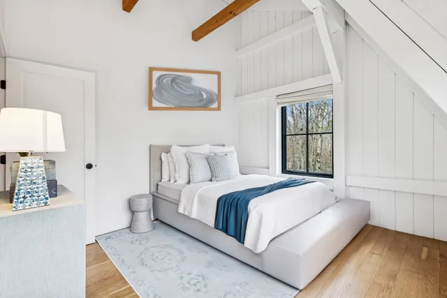 $2,895,000 | 70 Glenview Drive, Southampton, NY 11968