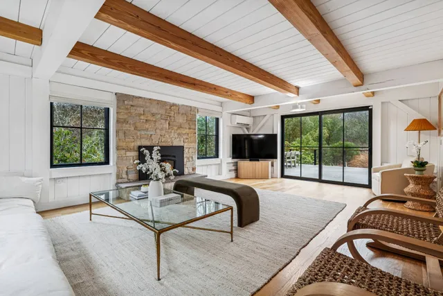 $2,895,000 | 70 Glenview Drive, Southampton, NY 11968