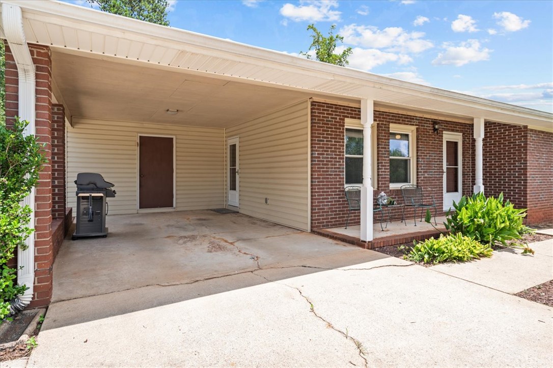 155 Sam Reeder Drive Westminster, SC 29693 - Photo 4 of 39 Gallery Image 4