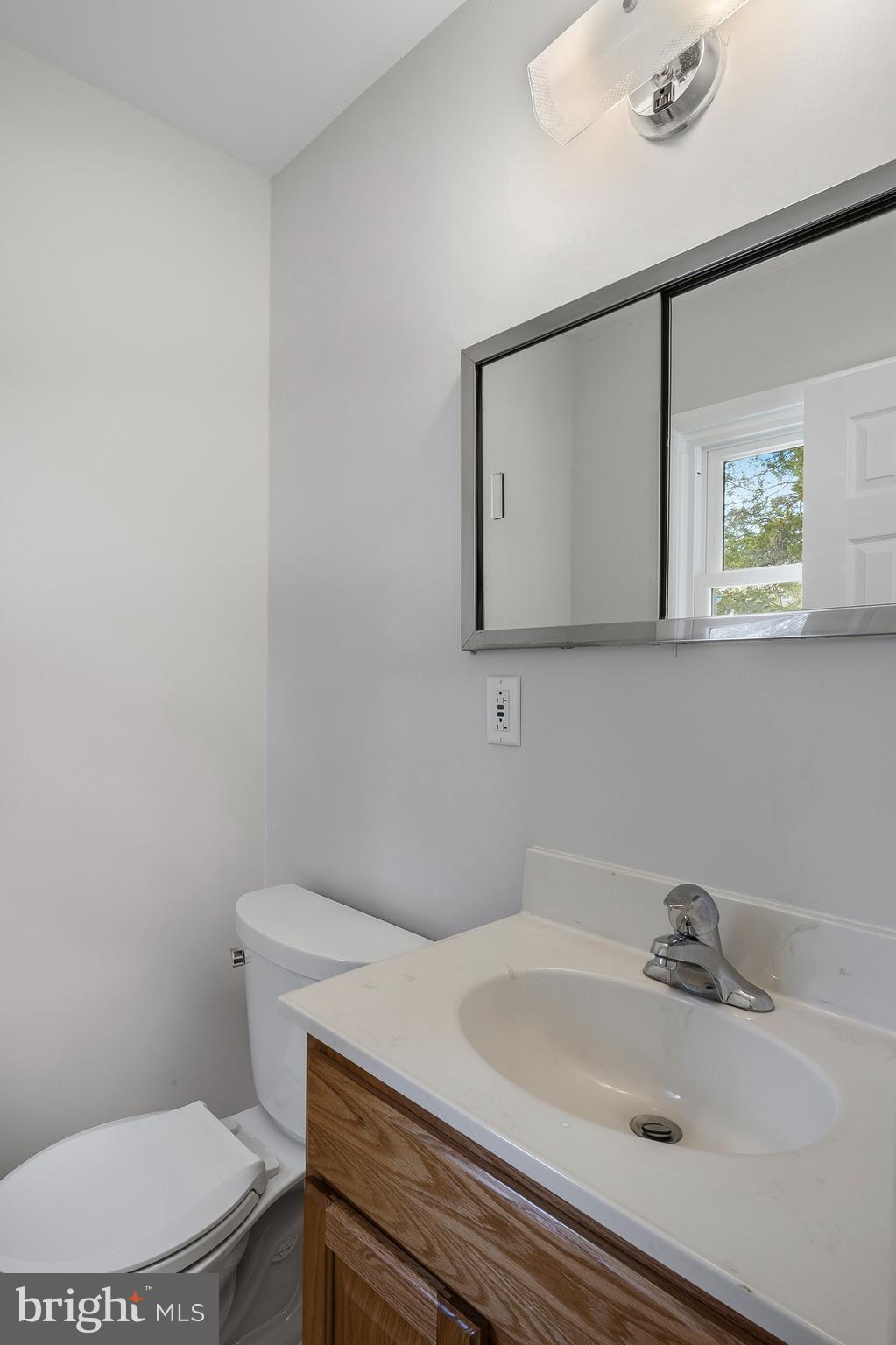 9333 Decatur Place Laurel, MD 20723 - Photo 11 of 30 Primary Half Bathroom