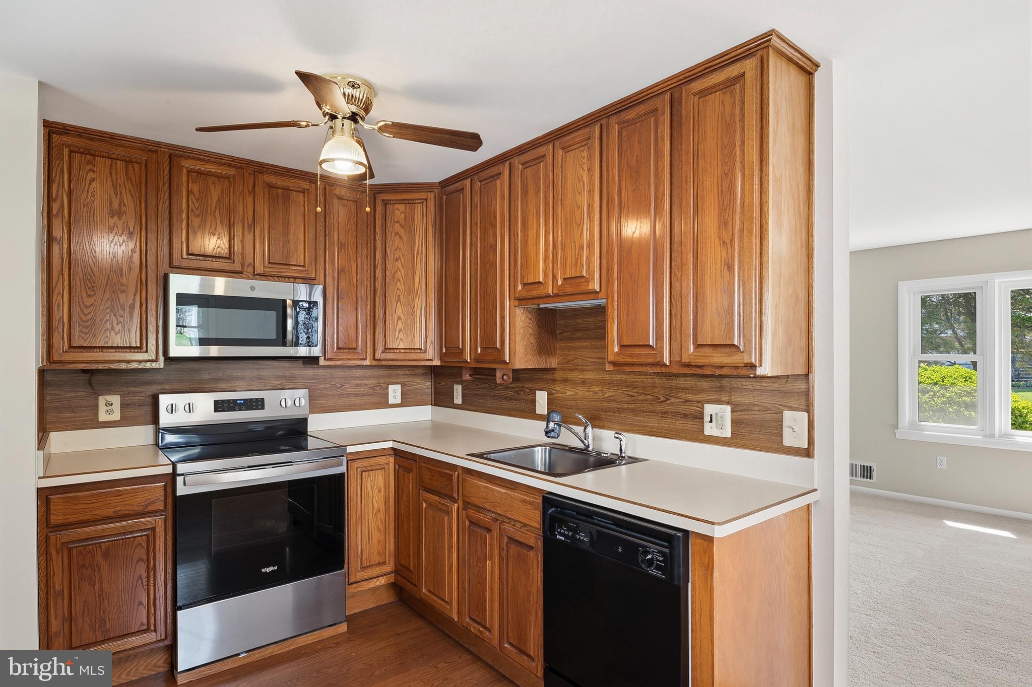 9333 Decatur Place Laurel, MD 20723 - Photo 7 of 30 Kitchen (alt view)