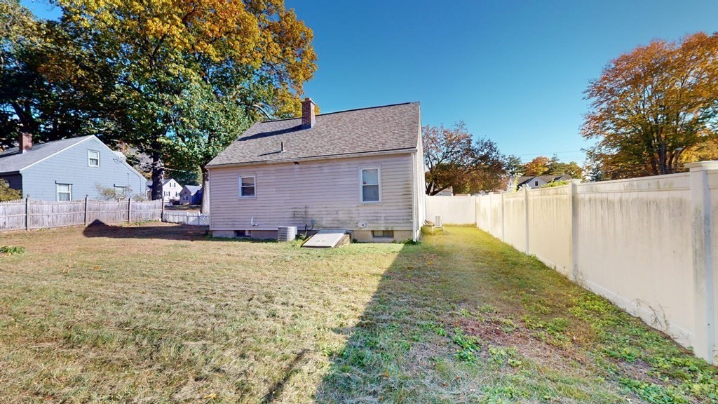 274 Cooper Street Springfield, MA 01108 - Photo 33 of 42 a house view with a yard space