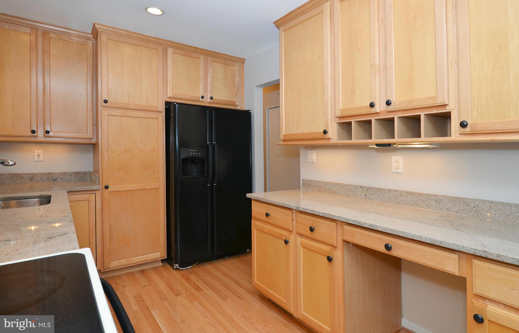 6401 West Halbert Road Bethesda, MD 20817 - Photo 7 of 30 Kitchen