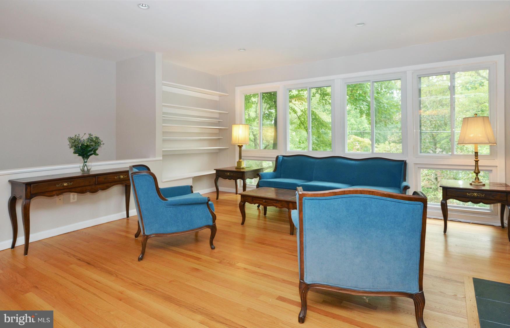6401 West Halbert Road Bethesda, MD 20817 - Photo 9 of 30 Living Room
