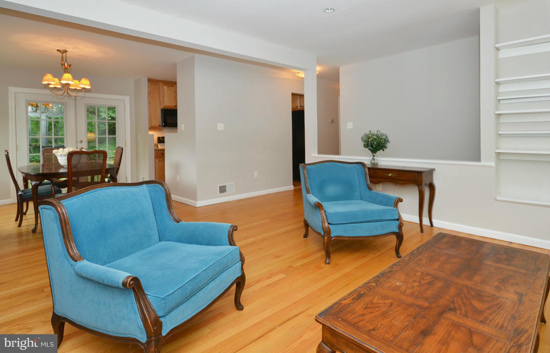 6401 West Halbert Road Bethesda, MD 20817 - Photo 10 of 30 Living Room