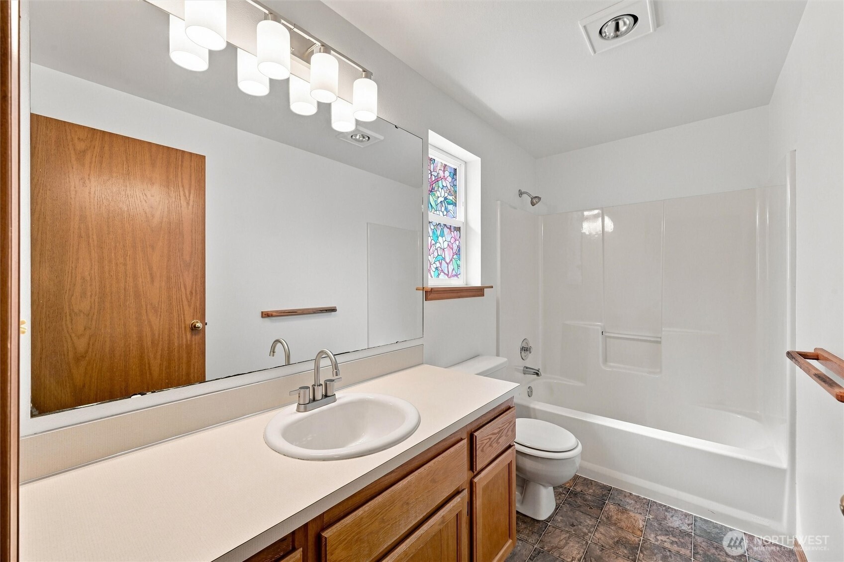2233 East Birch Street Bellingham, WA 98229 - Photo 16 of 32 Gallery Image 16