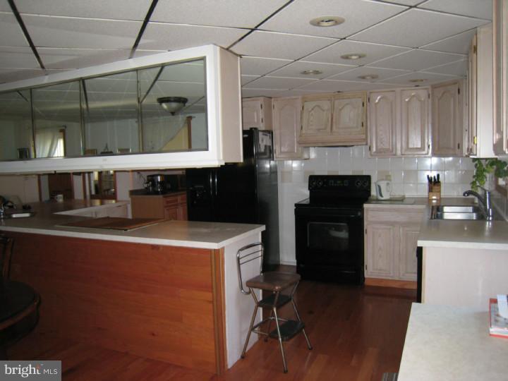 50 Buck Road Huntingdon Valley, PA 19006 - Photo 6 of 23 Kitchen