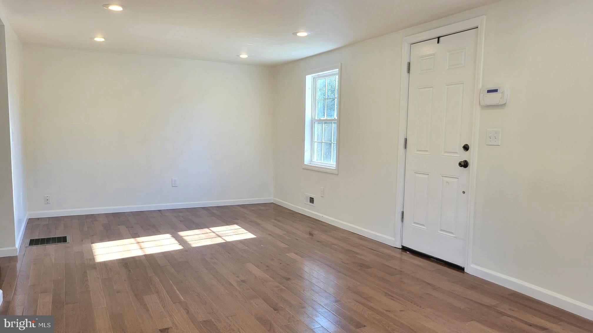 180 Clearview Avenue Hamilton, NJ 08619 - Photo 2 of 13