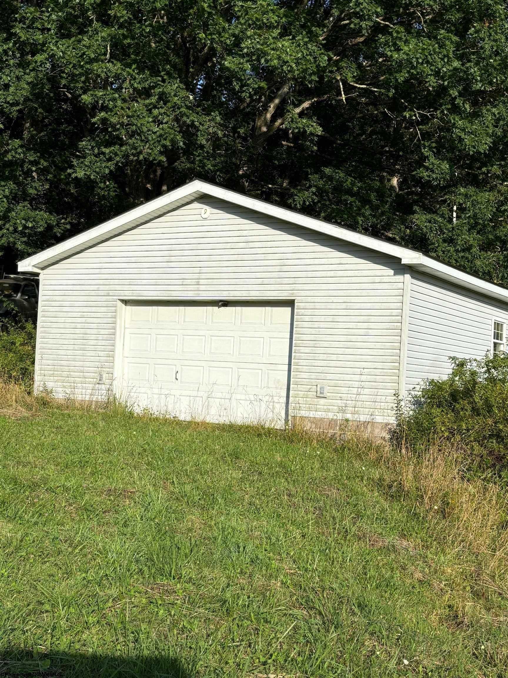 1021 B Clover Run Road Montrose, WV 26283 - Photo 9 of 18 Gallery Image 9