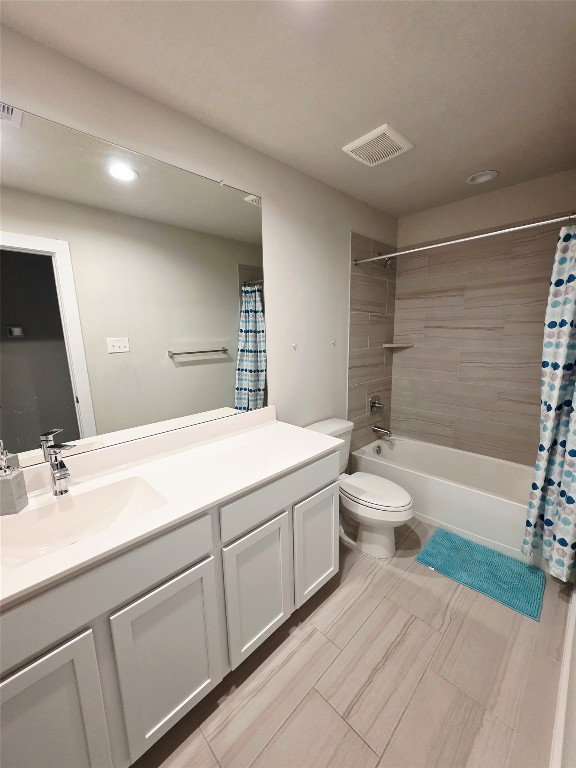 13022 Mid Stocket Drive Humble, TX 77346 - Photo 13 of 17 2nd Primary Bedroom Upstairs with full bathroom