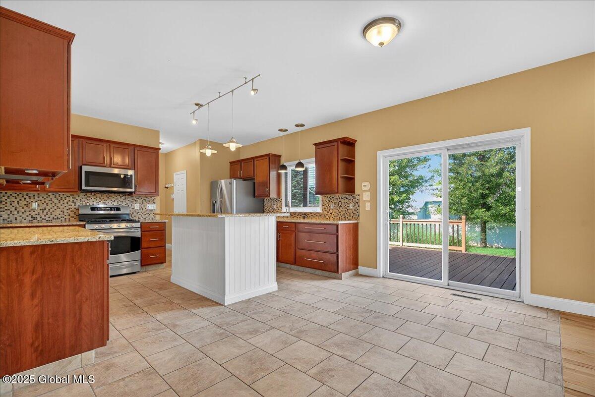 33 Milltowne Road Bethlehem, NY 12077 - Photo 16 of 69 34-33 MILLTOWN-34