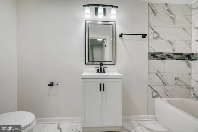 $199,000 | 402 South Eaton Street, Baltimore, MD 21224