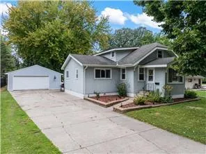 $222,500 | 1212 South Grove Avenue, Owatonna, MN 55060