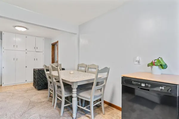 $215,000 | 1212 South Grove Avenue, Owatonna, MN 55060