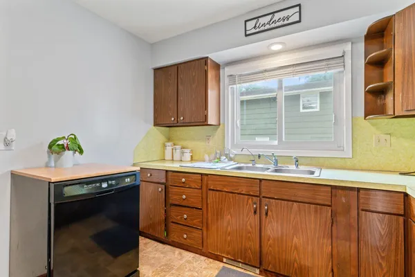 $215,000 | 1212 South Grove Avenue, Owatonna, MN 55060