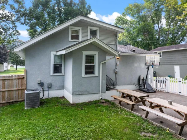 $215,000 | 1212 South Grove Avenue, Owatonna, MN 55060