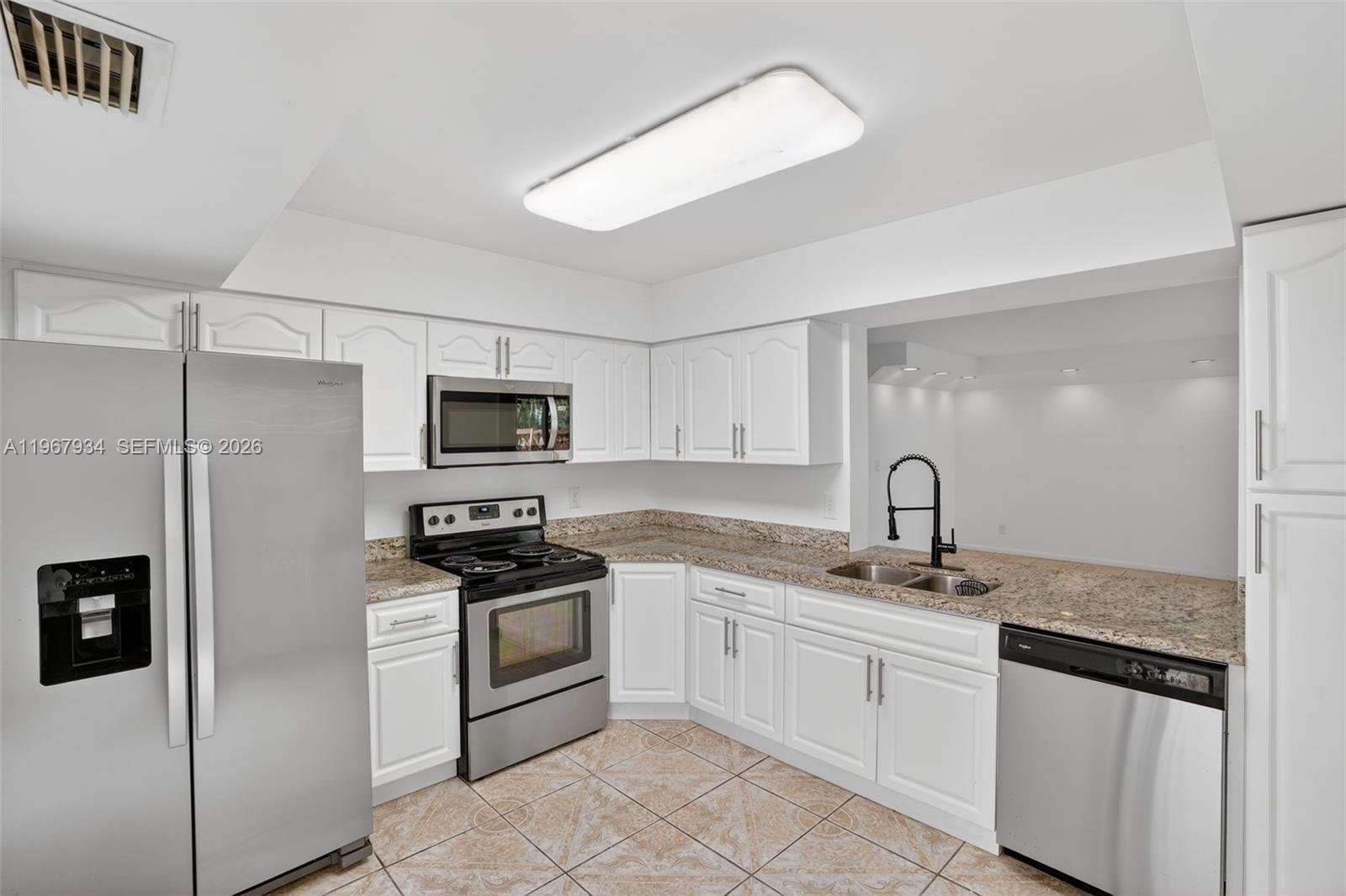 347 Ives Dairy Road, Unit E34704 Miami, FL 33179 - Photo 11 of 35