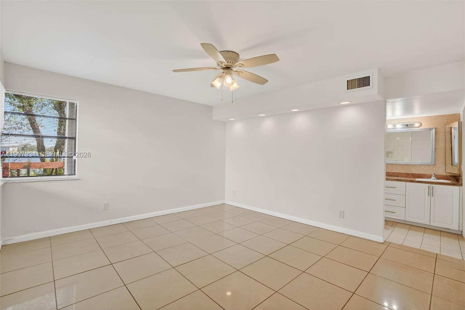 347 Ives Dairy Road, Unit E34704 Miami, FL 33179 - Photo 14 of 35