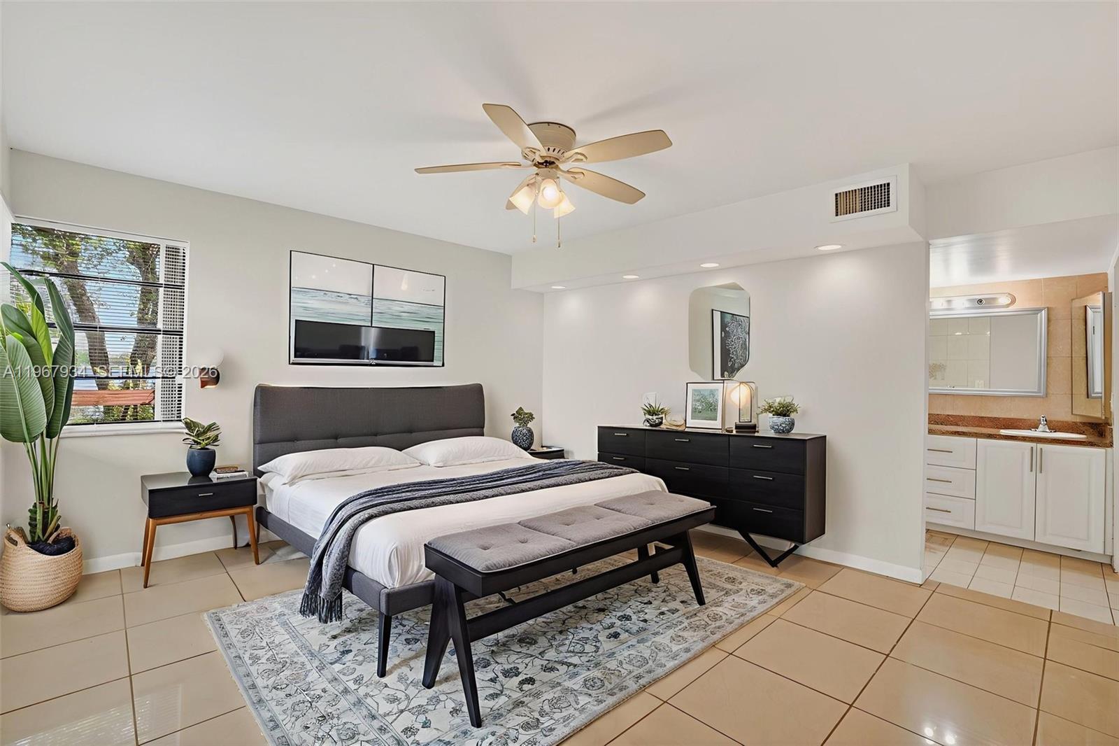 347 Ives Dairy Road, Unit E34704 Miami, FL 33179 - Photo 15 of 35