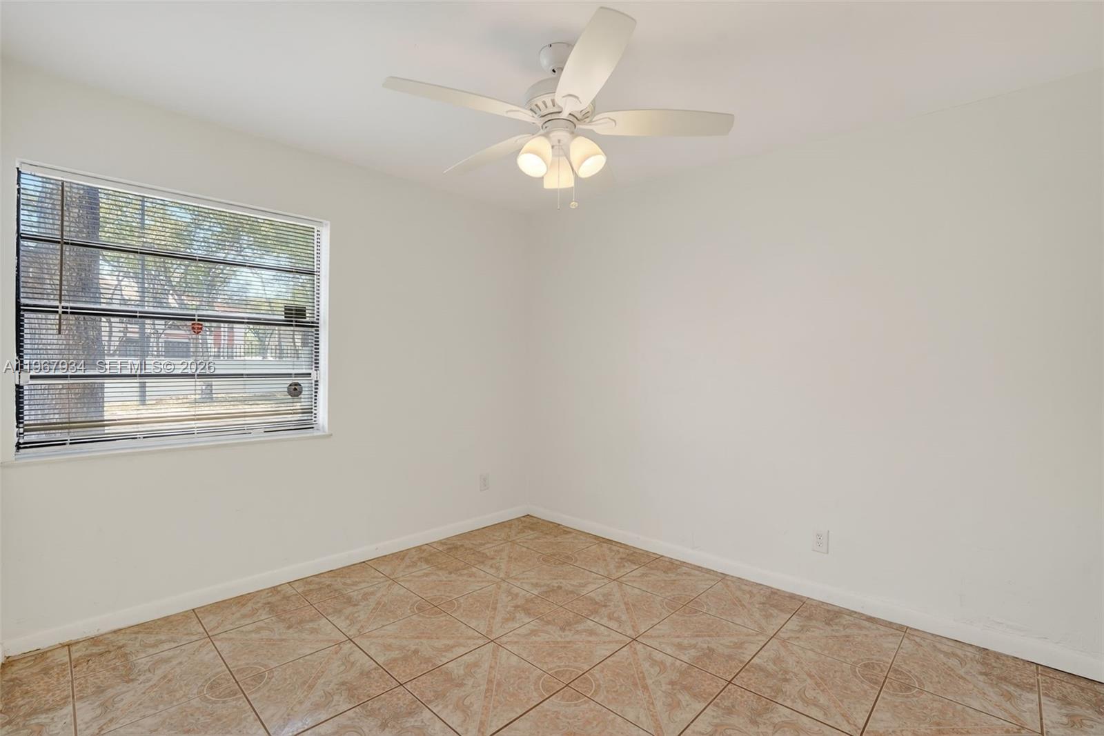 347 Ives Dairy Road, Unit E34704 Miami, FL 33179 - Photo 23 of 35