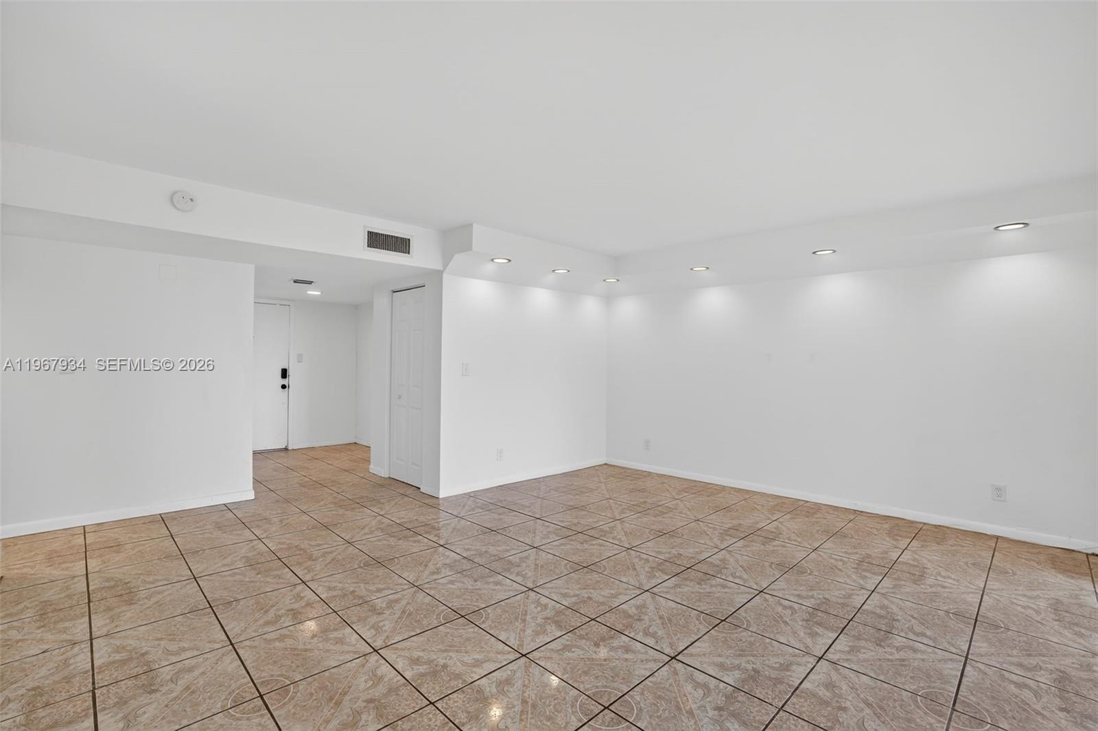 347 Ives Dairy Road, Unit E34704 Miami, FL 33179 - Photo 5 of 35