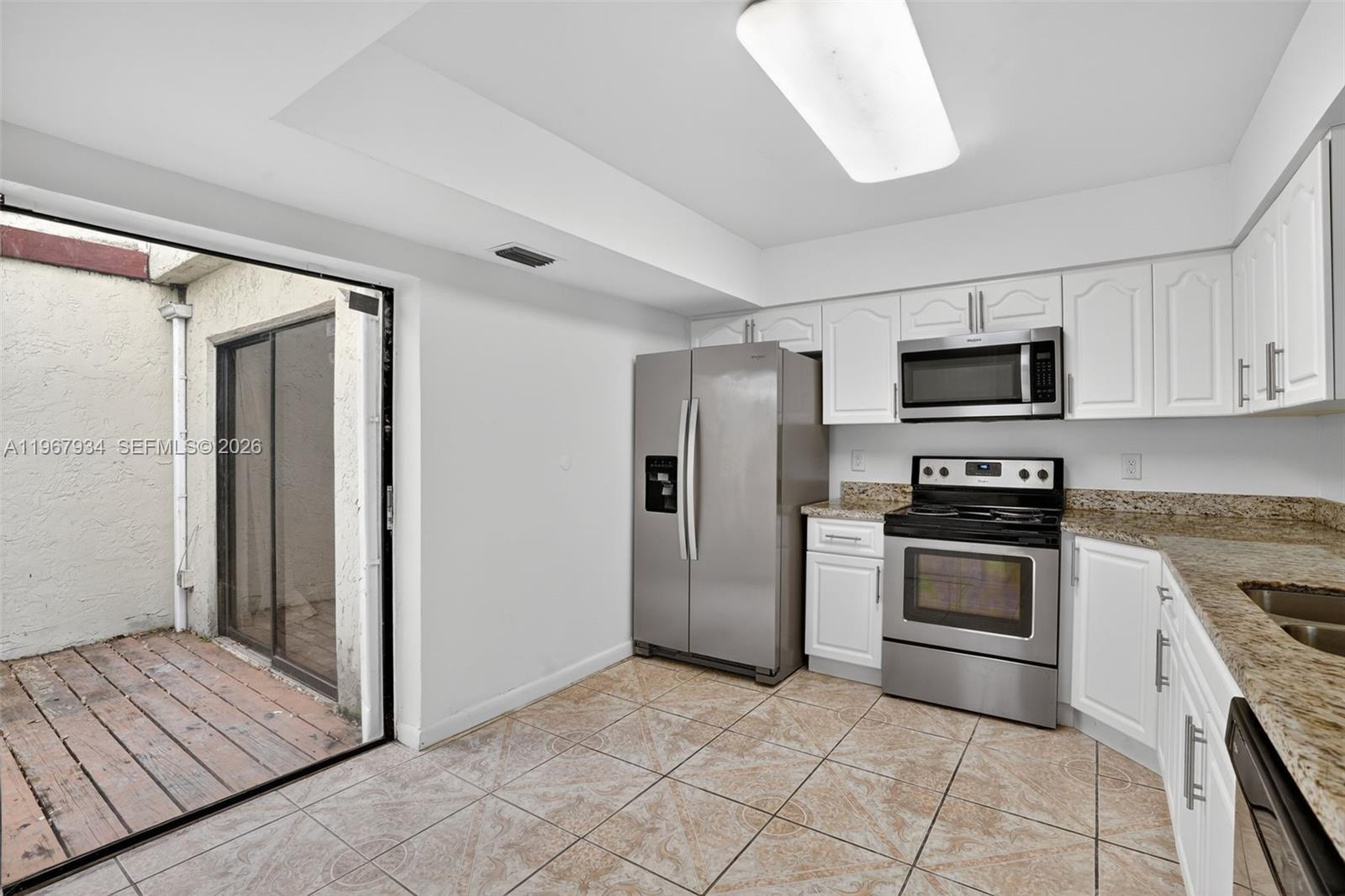 347 Ives Dairy Road, Unit E34704 Miami, FL 33179 - Photo 10 of 35