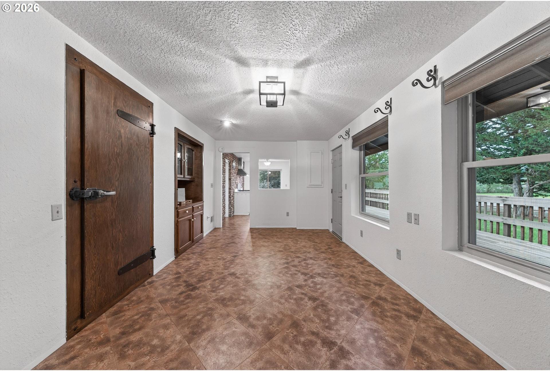 8160 Lookingglass Road Roseburg, OR 97471 - Photo 8 of 48 Gallery Image 8