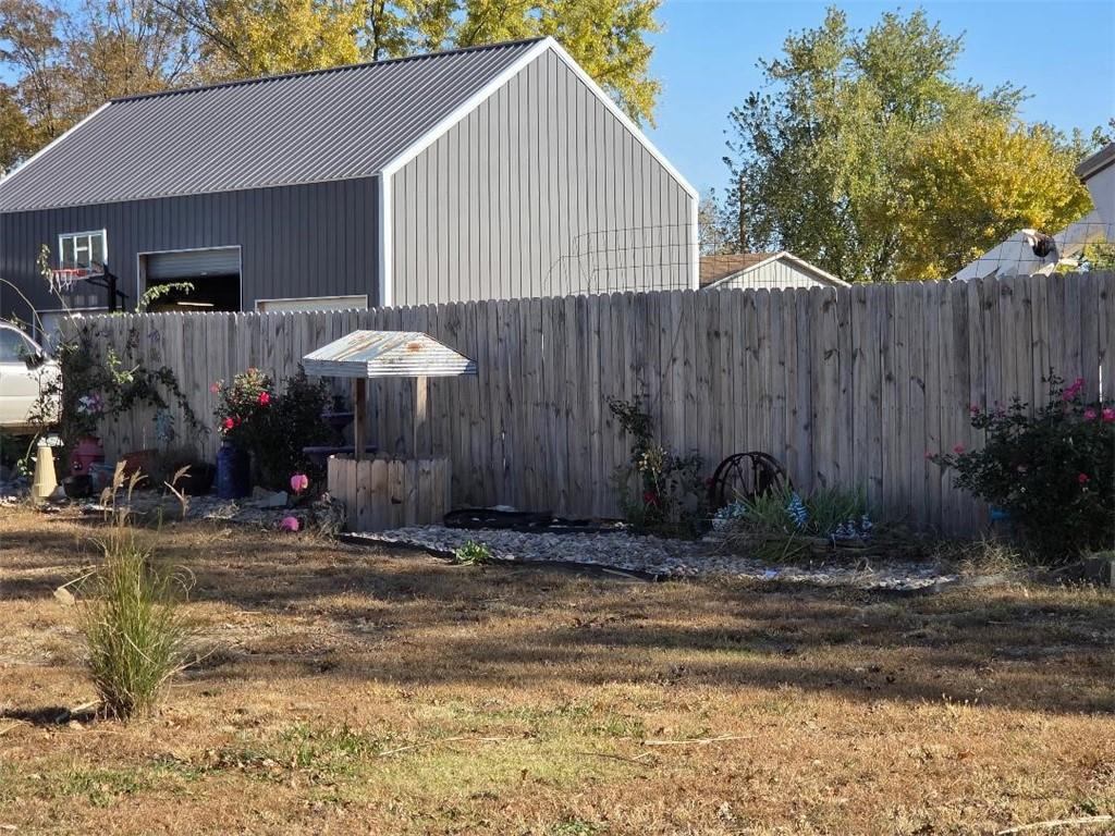 606 Sherman Street Uniontown, KS 66779 - Photo 11 of 44