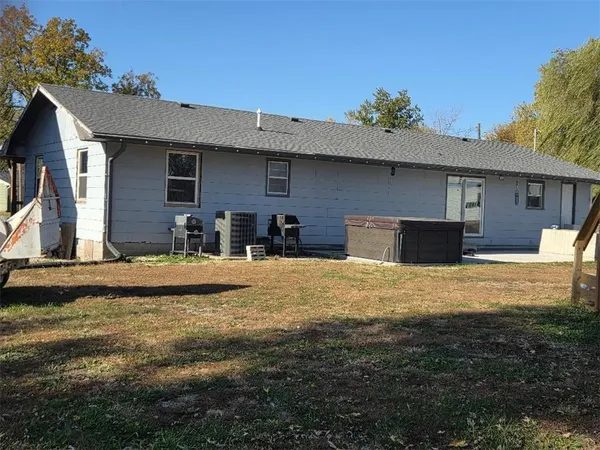 $365,000 | 606 Sherman Street, Uniontown, KS 66779