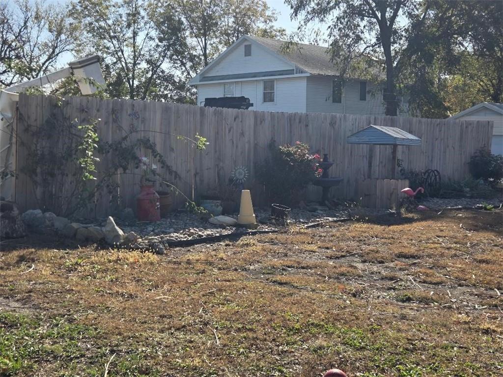 606 Sherman Street Uniontown, KS 66779 - Photo 10 of 44