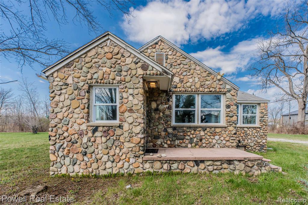 4118 Griswold Road Port Huron, MI 48060 - Photo 1 of 43
