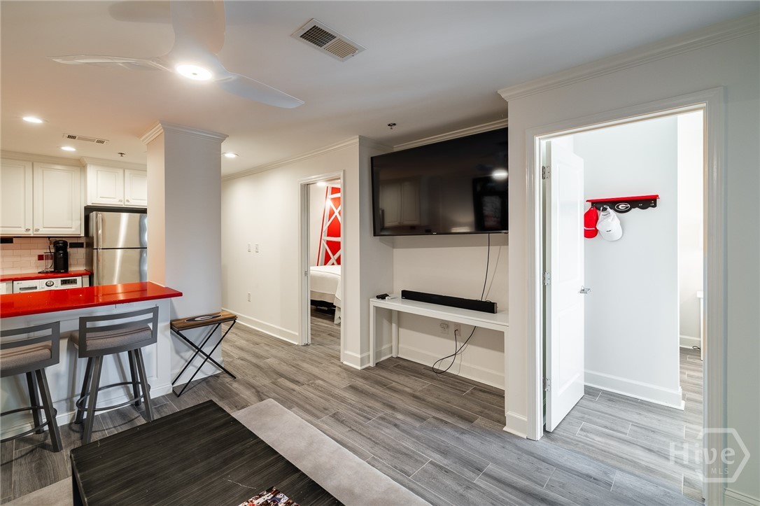 250 West Broad Street, Unit 620 Athens, GA 30601 - Photo 6 of 35