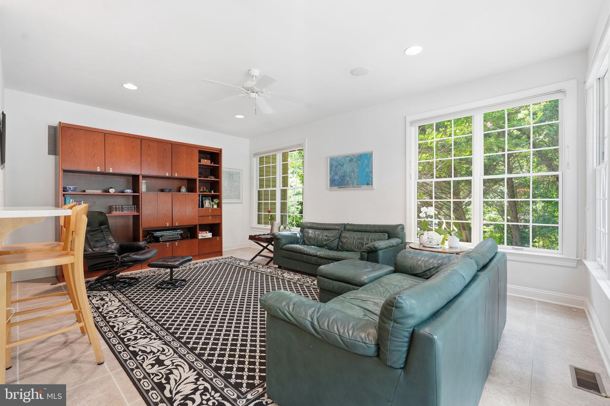 11640 Piney Spring Lane Potomac, MD 20854 - Photo 11 of 38 Morning Room