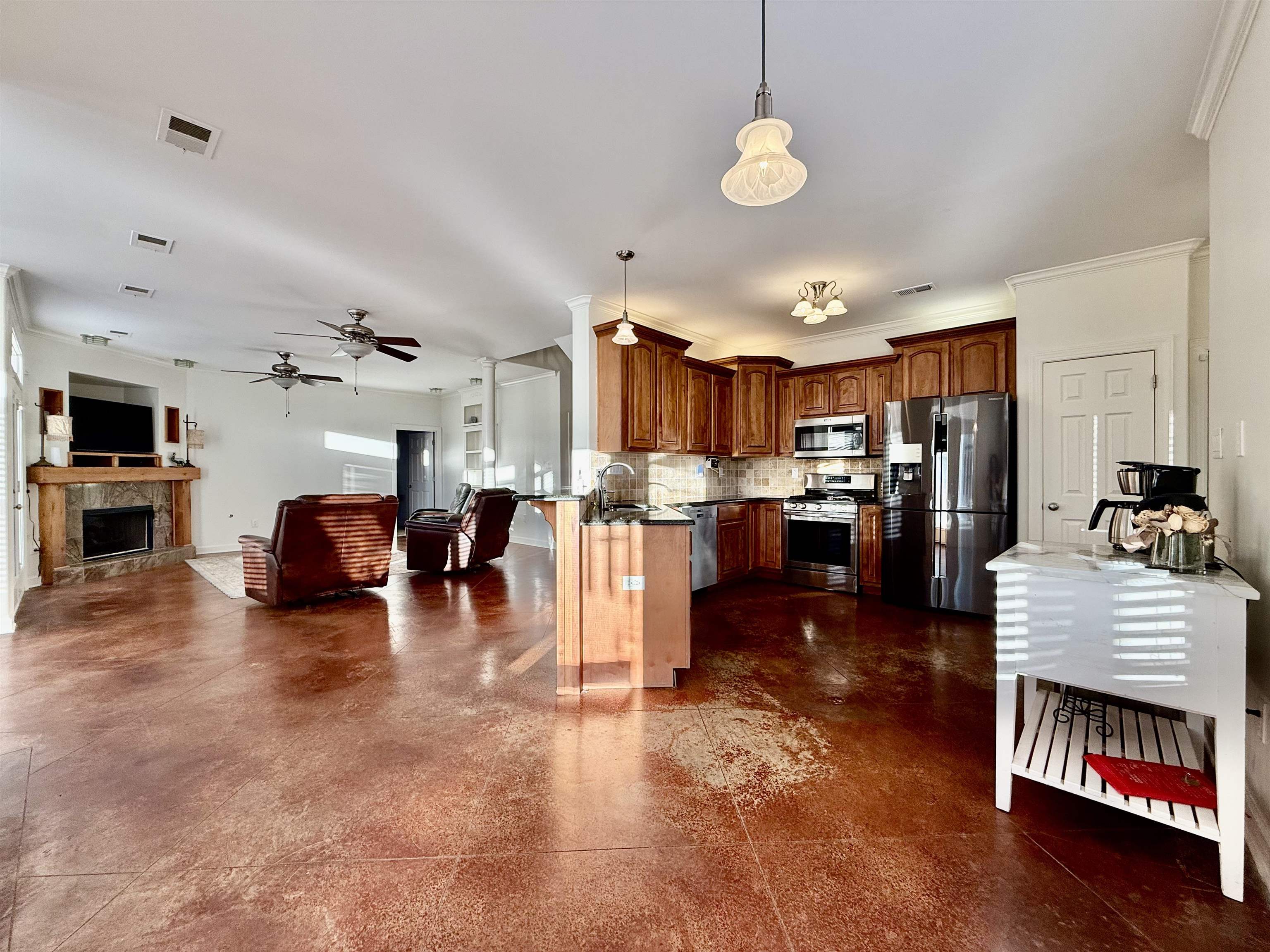 2620 Tomlin Road Somerville, TN 38068 - Photo 14 of 40 a living room with furniture and kitchen view