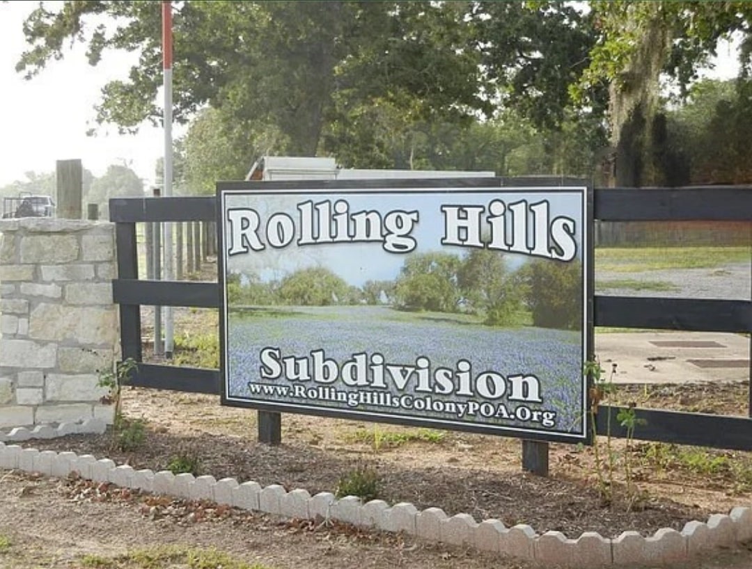 a view of a sign board