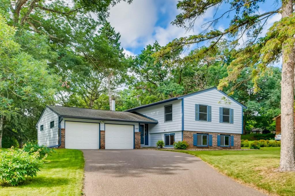 11409 Oakvale Road North Minnetonka, MN 55305 - Photo 1 of 1