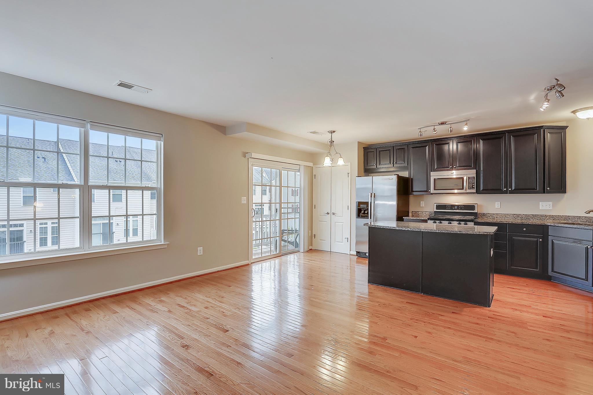 22932 Newcut Road, Unit 2272 Clarksburg, MD 20871 - Photo 3 of 30 Kitchen angle #2