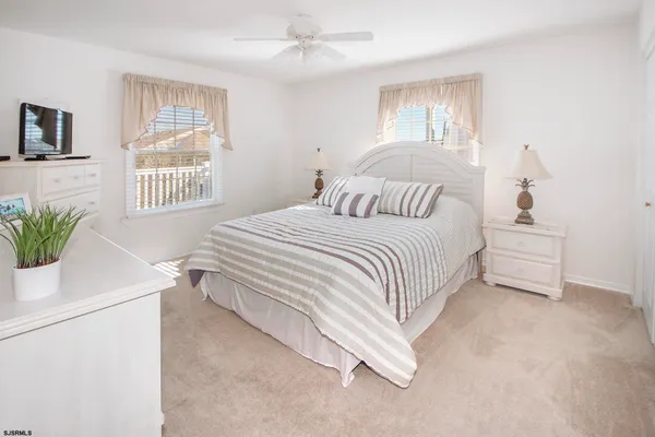 $6,500 | 18 North Adams Avenue, Unit FRONT, Margate City, NJ 08402