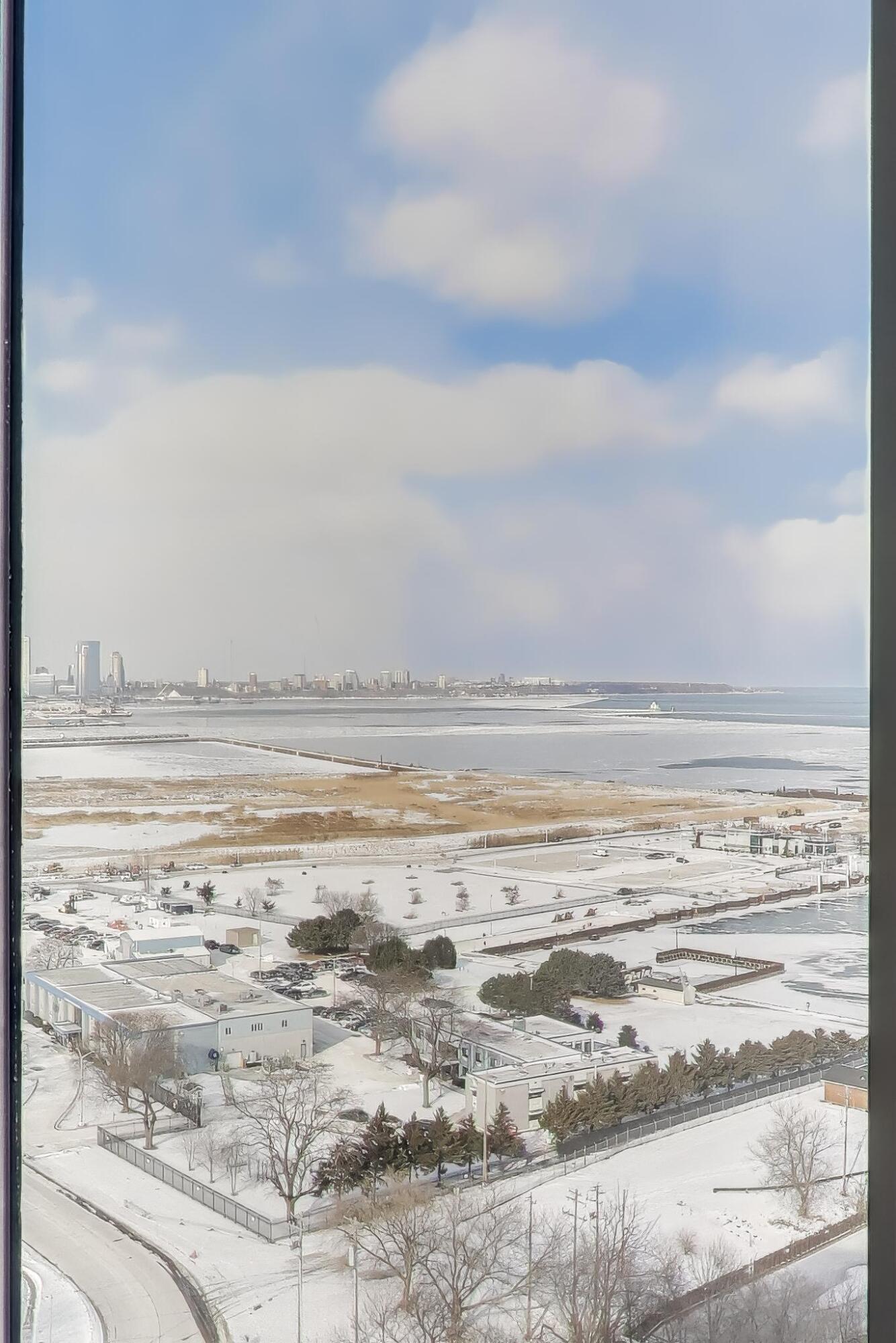 2525 South Shore Drive, Unit 20D Milwaukee, WI 53207 - Photo 12 of 39 View