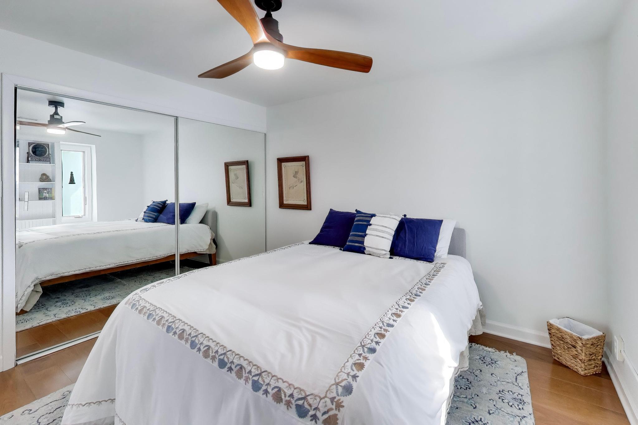 2525 South Shore Drive, Unit 20D Milwaukee, WI 53207 - Photo 19 of 39 Second Bedroom