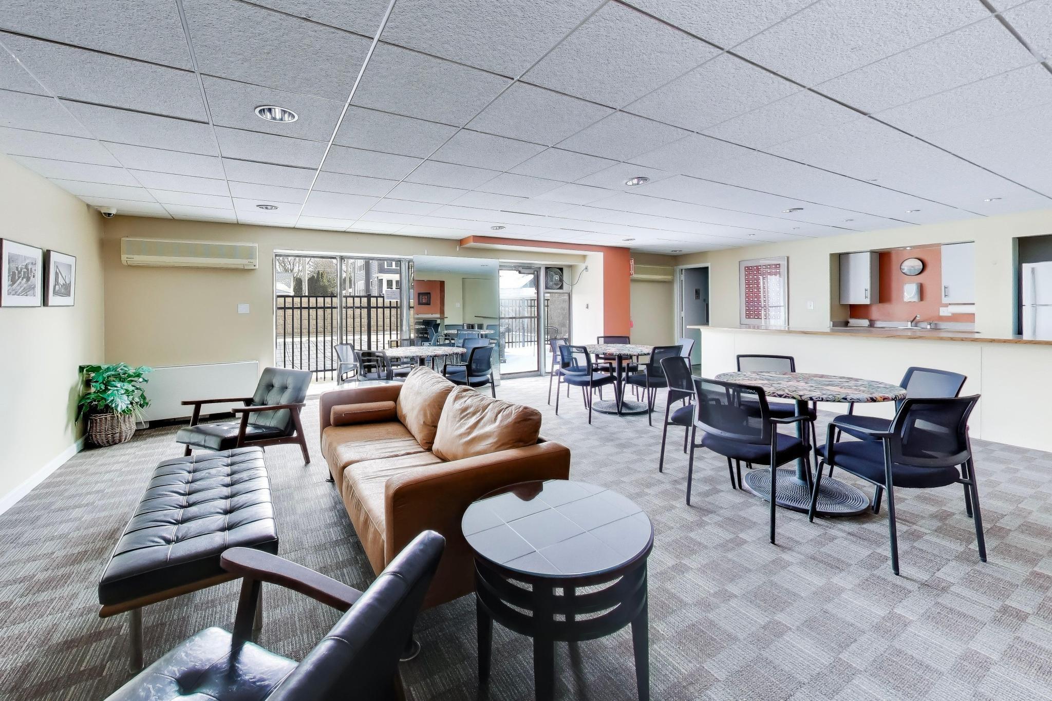 2525 South Shore Drive, Unit 20D Milwaukee, WI 53207 - Photo 24 of 39 Common Space