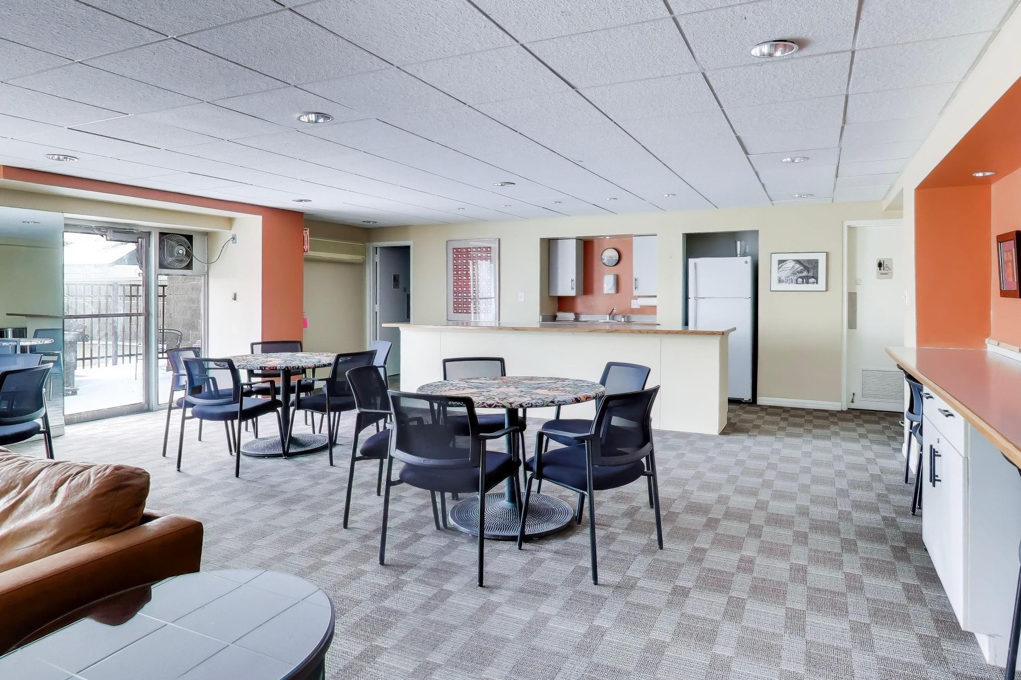 2525 South Shore Drive, Unit 20D Milwaukee, WI 53207 - Photo 25 of 39 Common Space