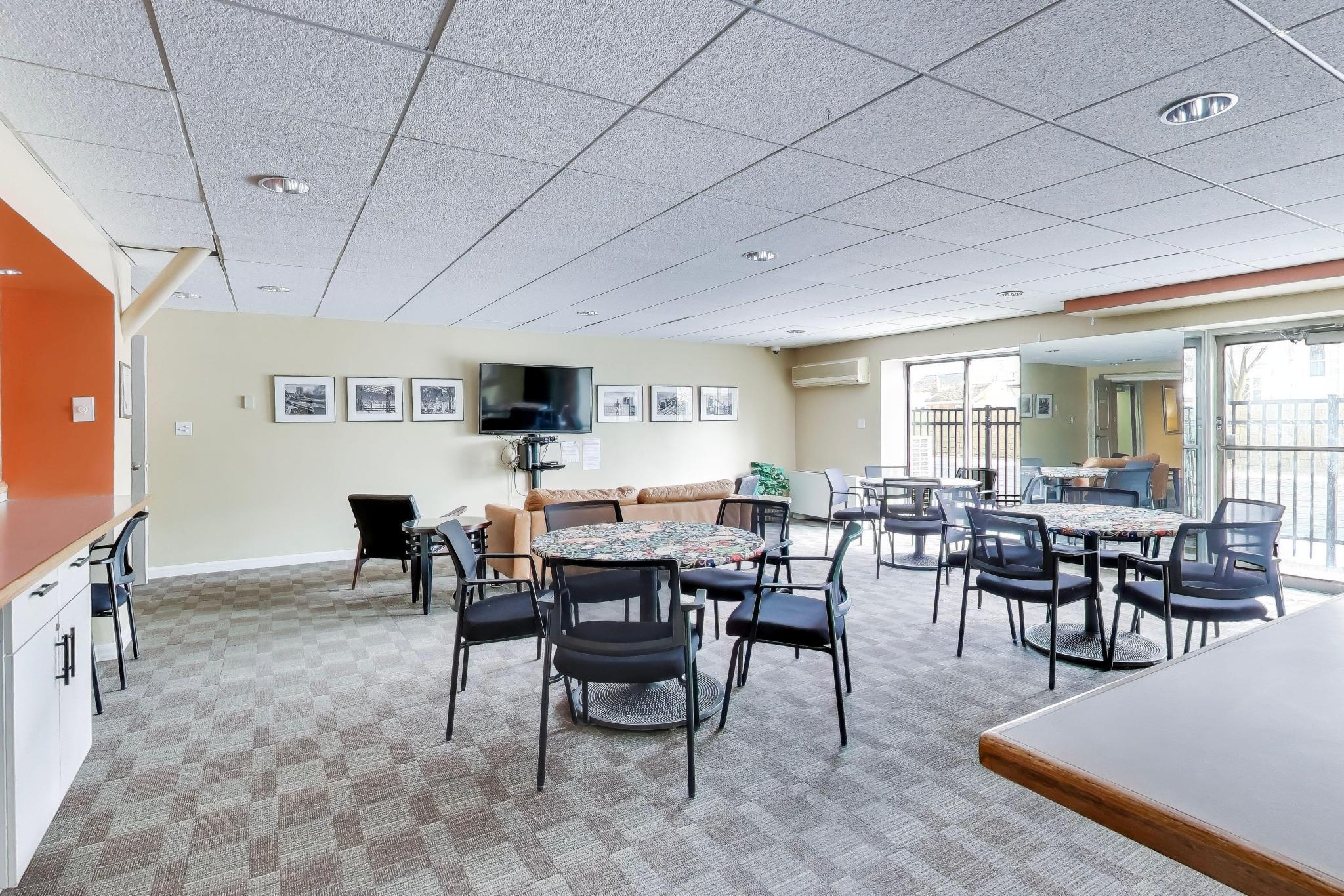 2525 South Shore Drive, Unit 20D Milwaukee, WI 53207 - Photo 26 of 39 Common Space