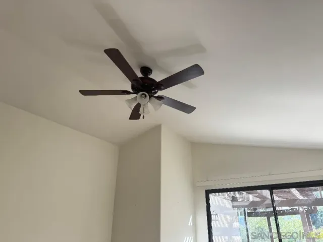 $999,900 | 18153 Chretien Court, San Diego, CA 92128