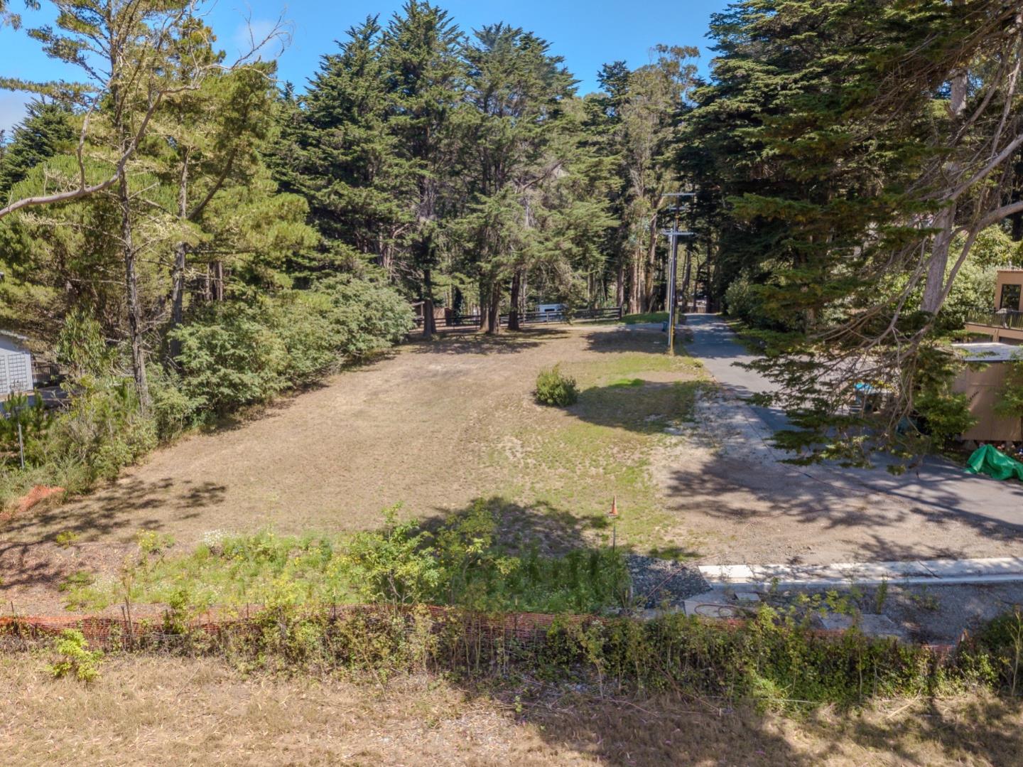 End Of End Of Hermosa Road Montara, CA 94037 - Photo 11 of 16 a view of yard with green space