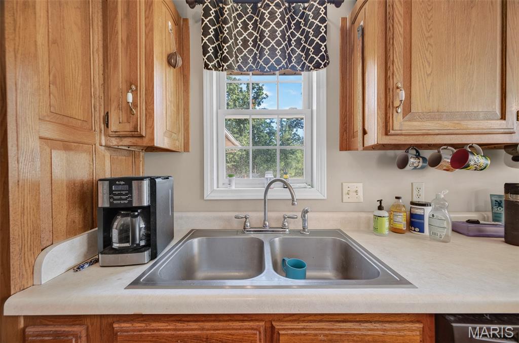15161 Edison Road Lebanon, MO 65536 - Photo 16 of 86
